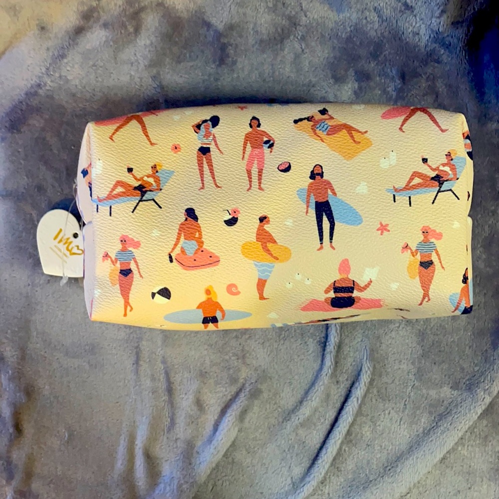 Super Cute IMO Make-Up/Accessory Bag (NWT)